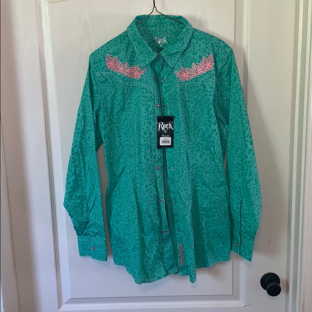 Rock 47 by Wrangler. NWT